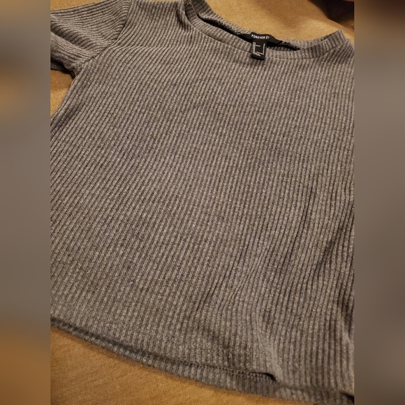 Forever 21 ribbed grey size small crop top - Picture 2 of 6